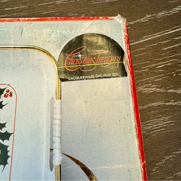 Vintage 3 piece Lacquer Ware Nesting Trays set.  Christmas Poinsettias design - Picture 3 of 11